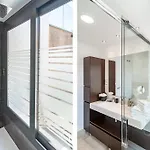 Luxury Townhouse Golden With Garden Views & Garage بيت للعطل *