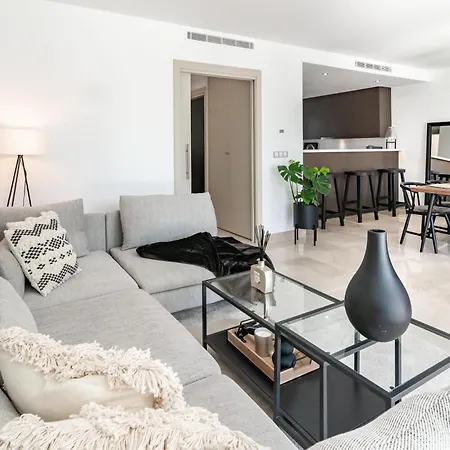 Luxury Townhouse Golden With Garden Views & Garage * ماربيا