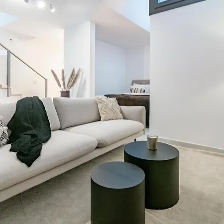 بيت للعطل Luxury Townhouse Golden With Garden Views & Garage